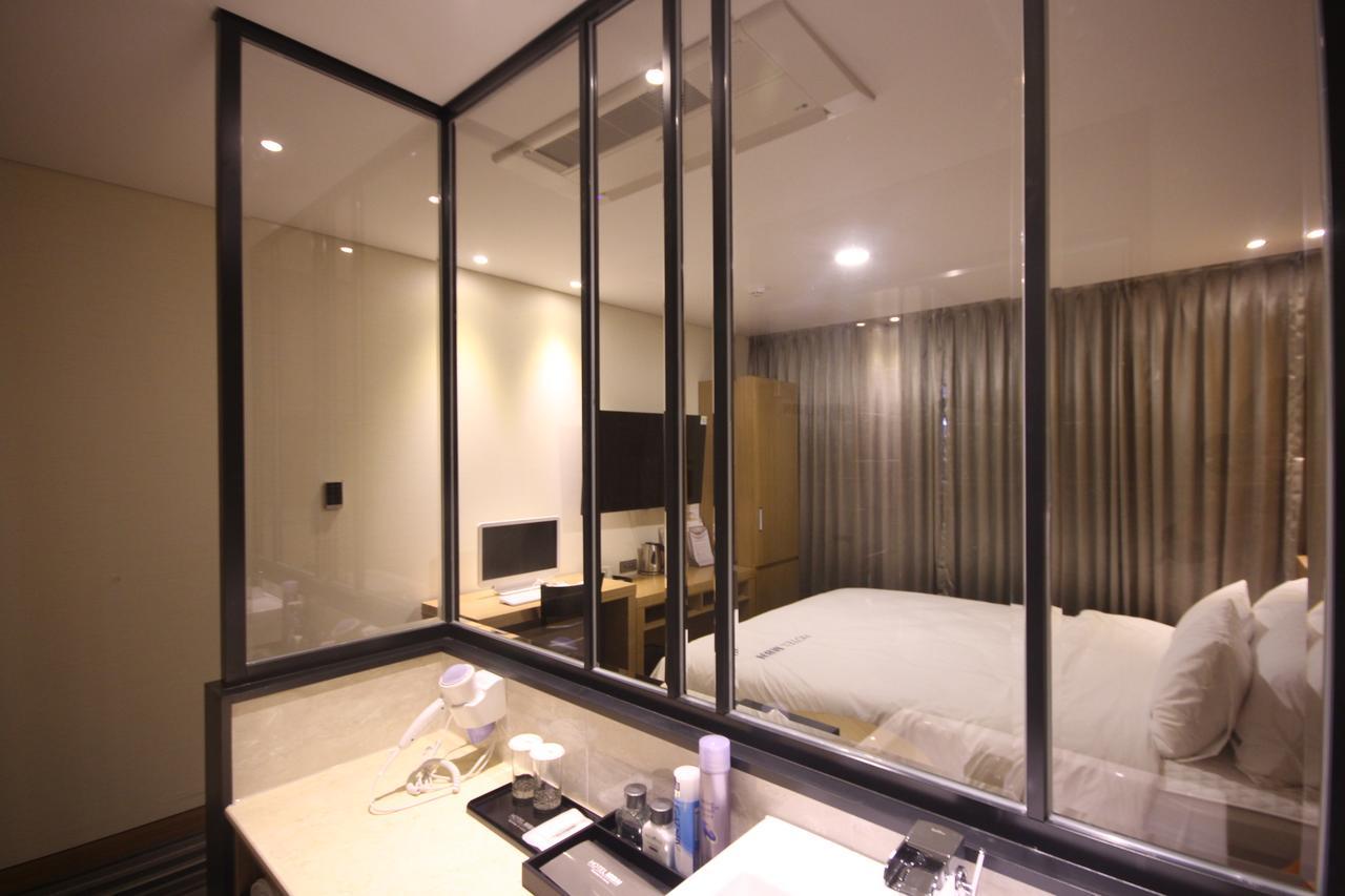 MBN Hotel Changwon Buitenkant foto