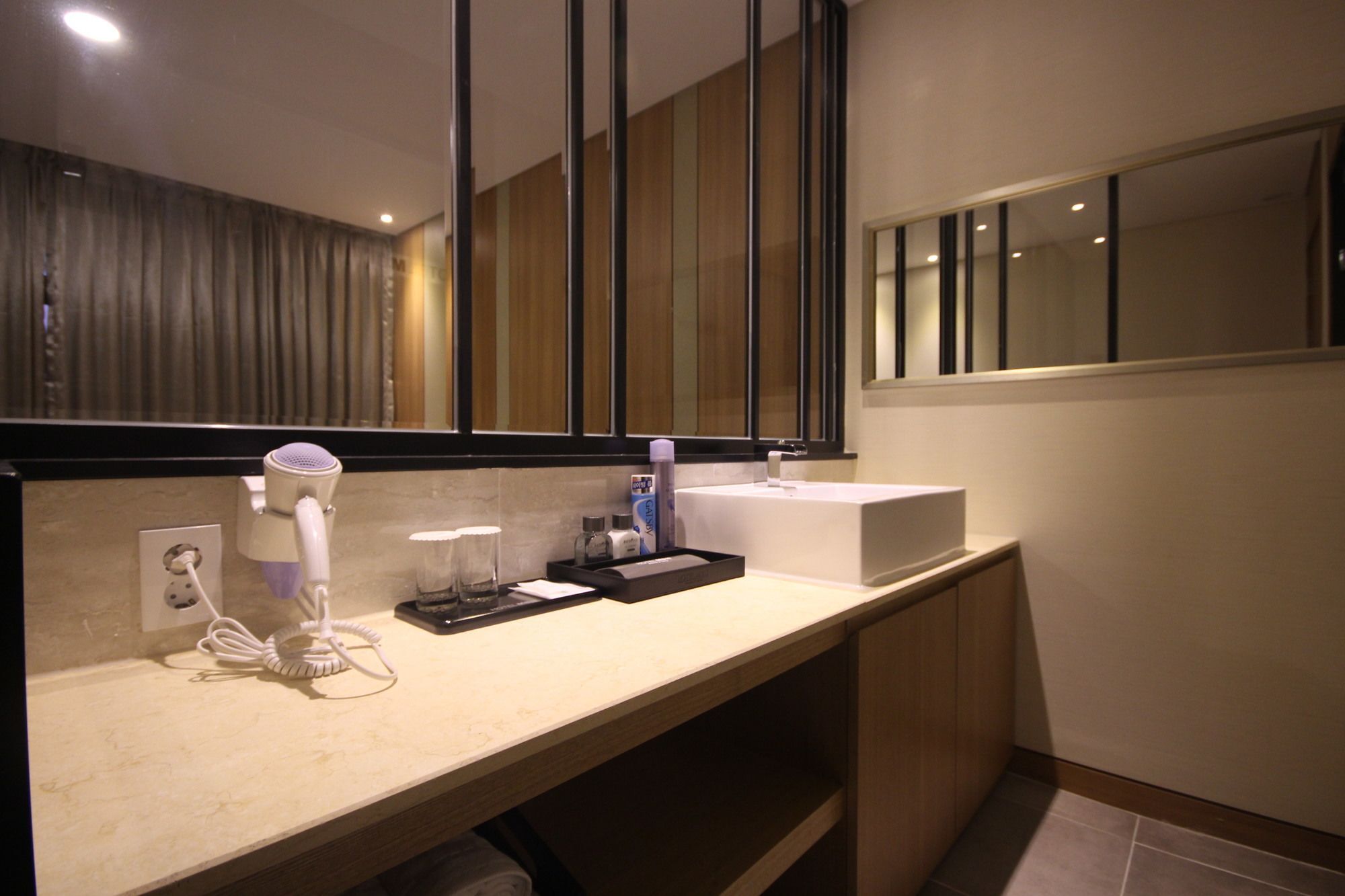 MBN Hotel Changwon Buitenkant foto