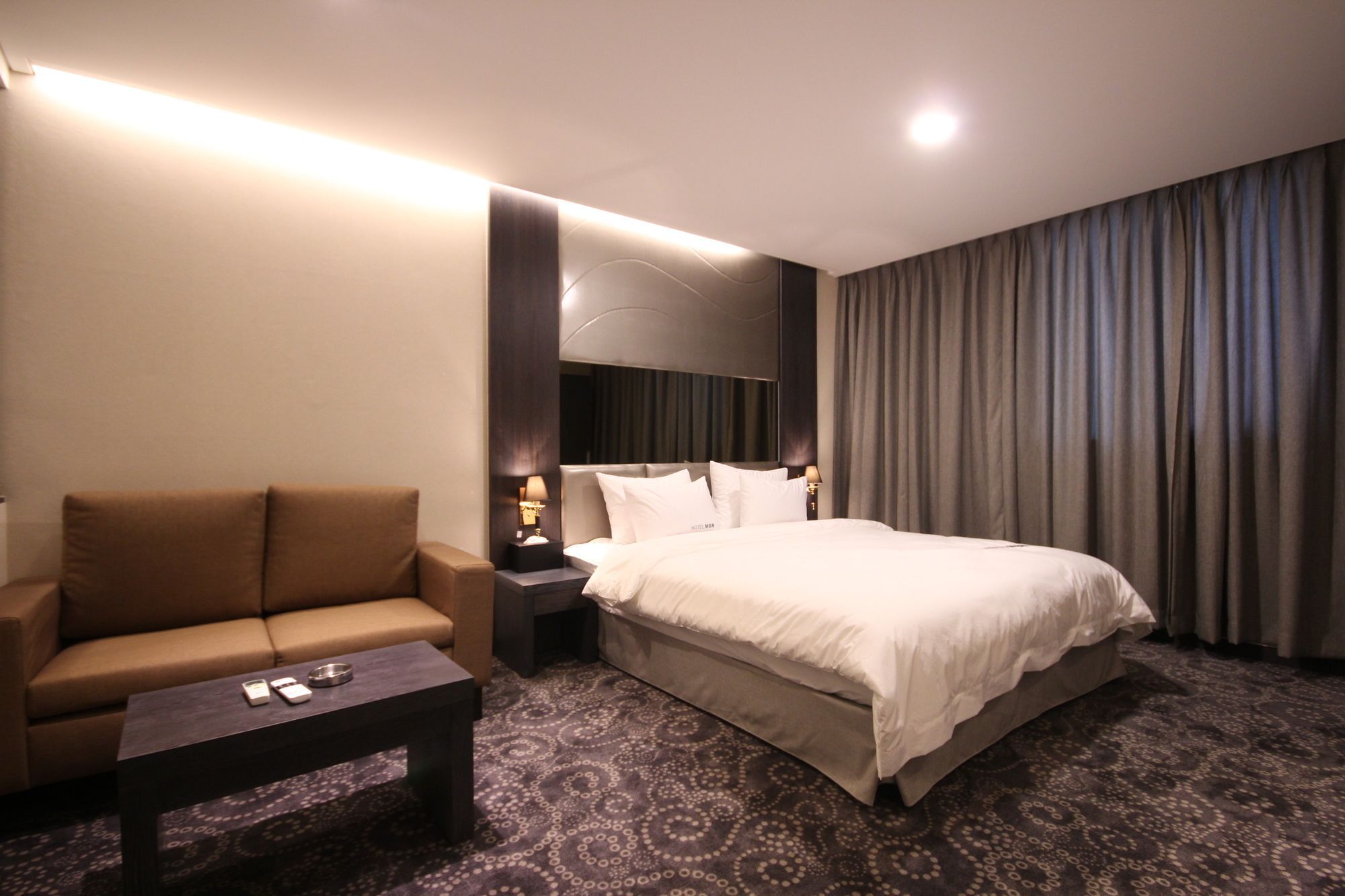 MBN Hotel Changwon Buitenkant foto