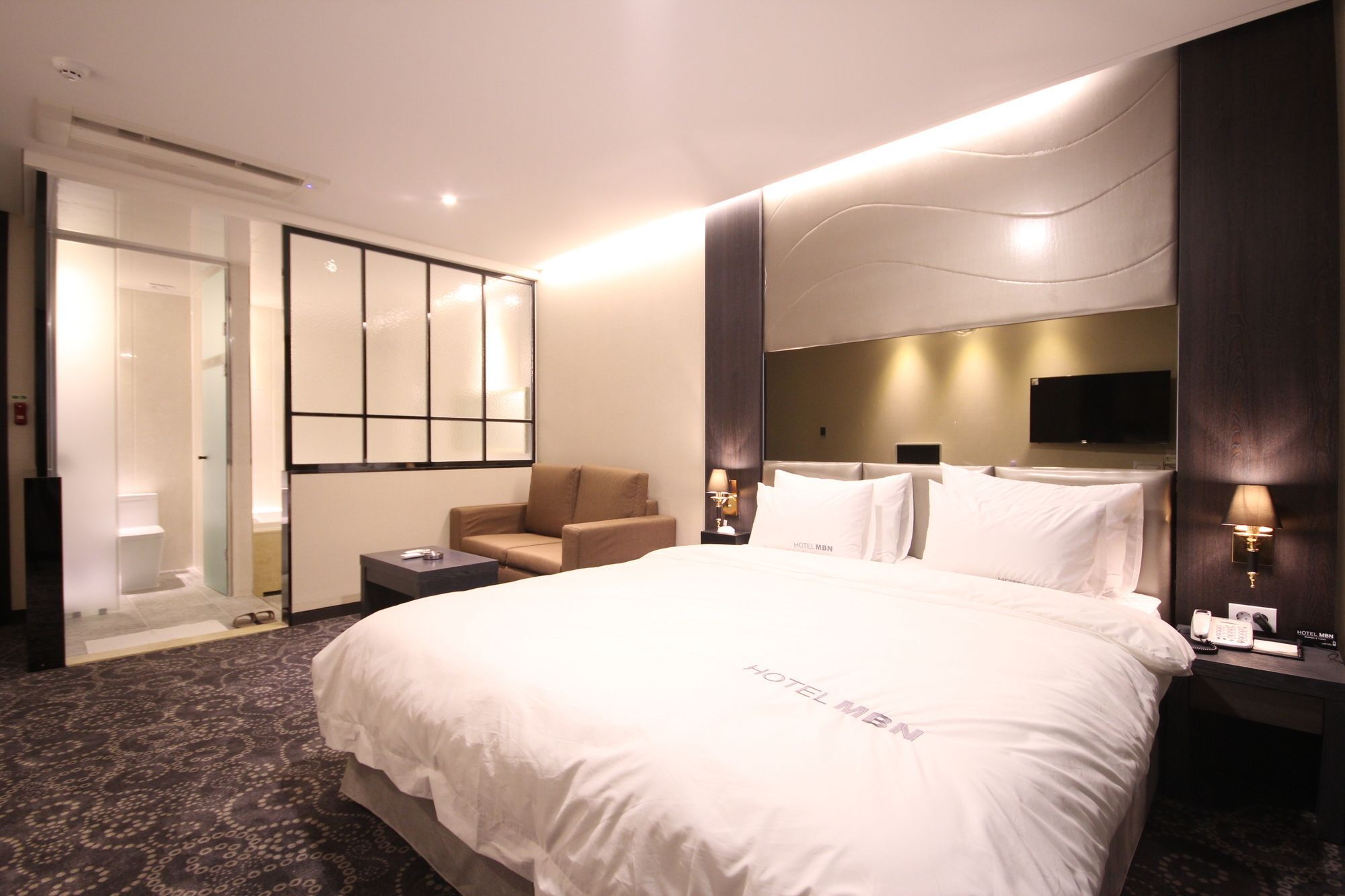 MBN Hotel Changwon Buitenkant foto